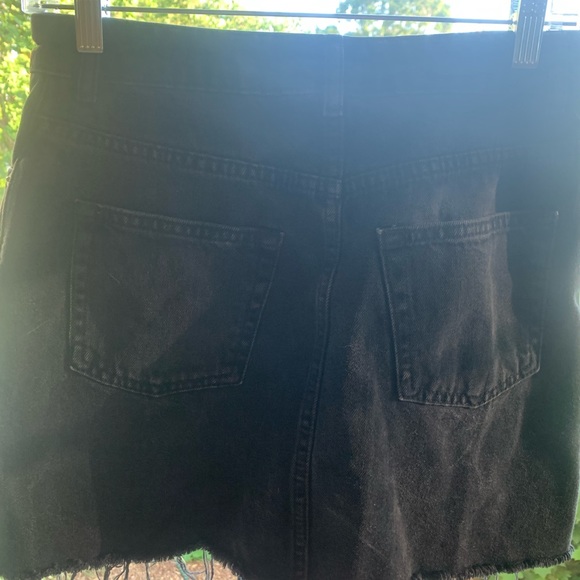Women’s size 6 Motto Black Jean Mini Skirt - Picture 5 of 7